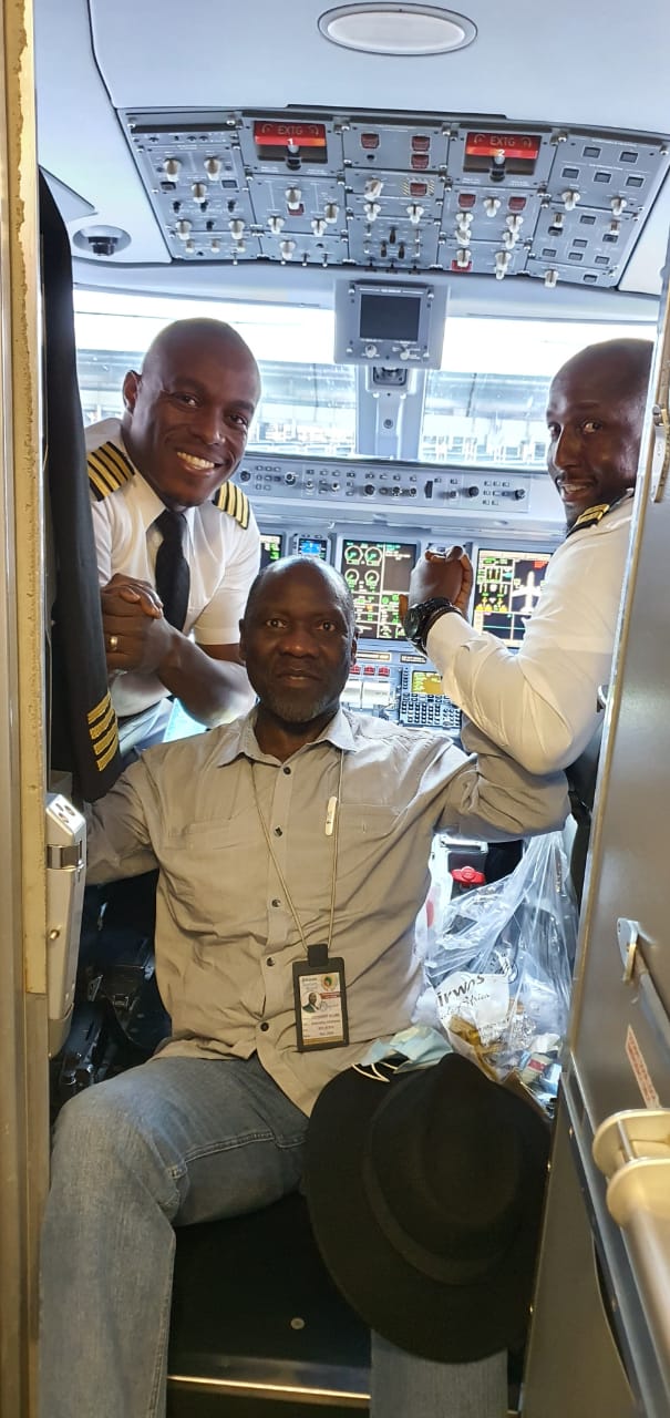 kenya-airways-pilots-honour-cuthbert-ncube-chairman-atb-with-cockpit